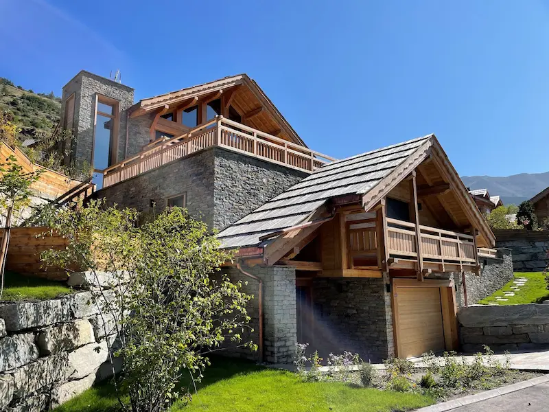 Chalet E. vue d'en bas été 1